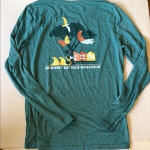 Men’s Monterey Bay CA Half Marathon Runner’s Green Long Sleeve Tee Size M